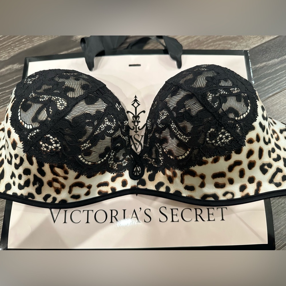 Available - Victoria Secret bombshell strapless bra, 34B